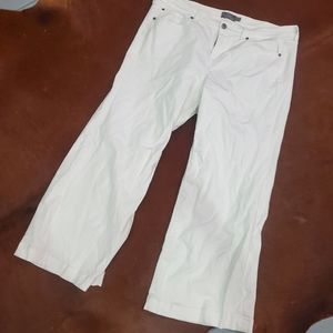 White size 18R torrid wide legged jeans